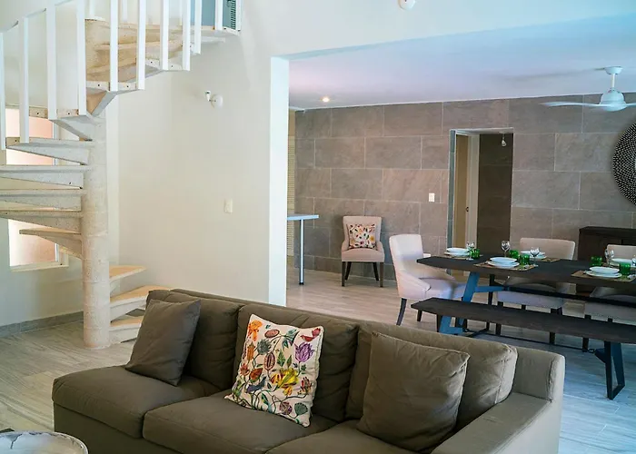 3Br Home, Steps From Spectacular Beach, Private Pool
