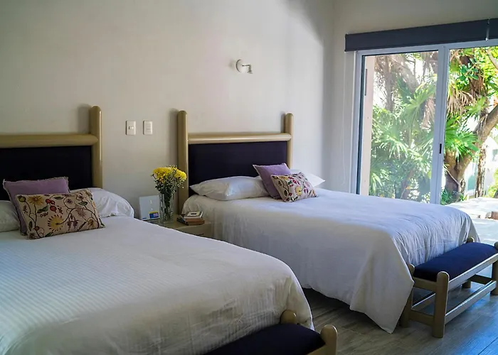 3Br Home, Steps From Spectacular Beach, Private Pool